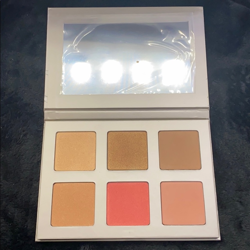 Iconic London Blaze Chaser Face Palette
